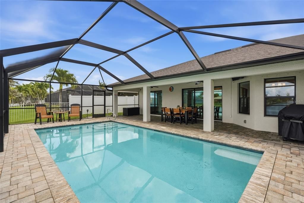 For Sale: $549,000 (4 beds, 2 baths, 2010 Square Feet)