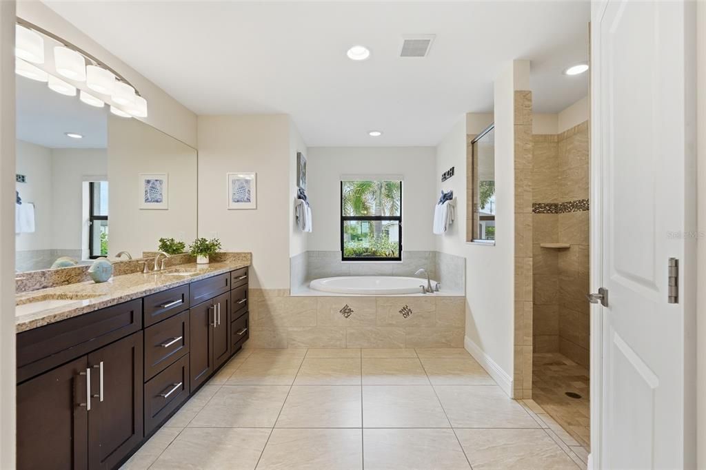 For Sale: $549,000 (4 beds, 2 baths, 2010 Square Feet)