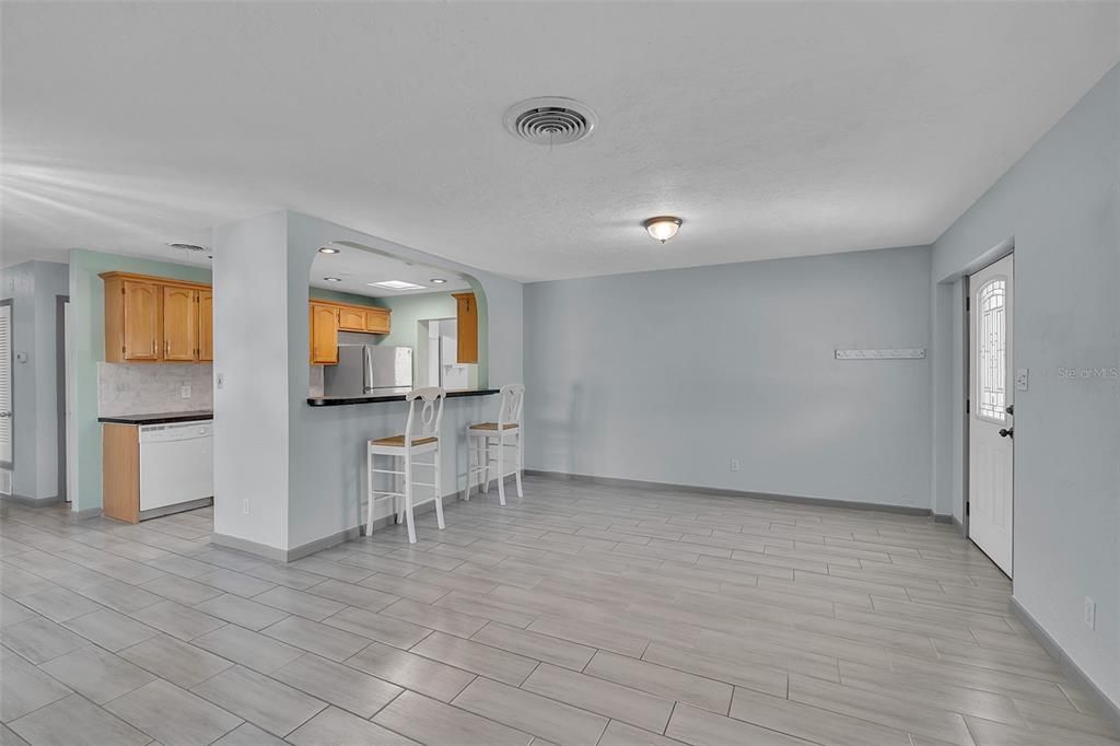 На продажу: $365,000 (3 спален, 3 ванн, 1722 Квадратных фут)