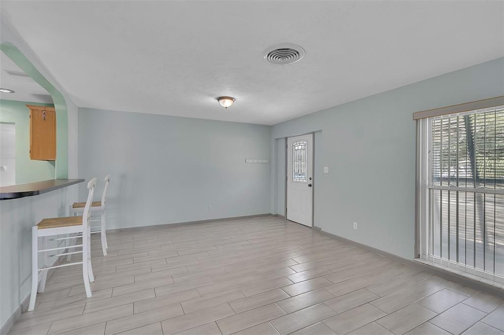 На продажу: $365,000 (3 спален, 3 ванн, 1722 Квадратных фут)
