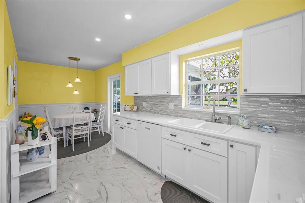 En Venta: $1,200,000 (3 camas, 2 baños, 2048 Pies cuadrados)