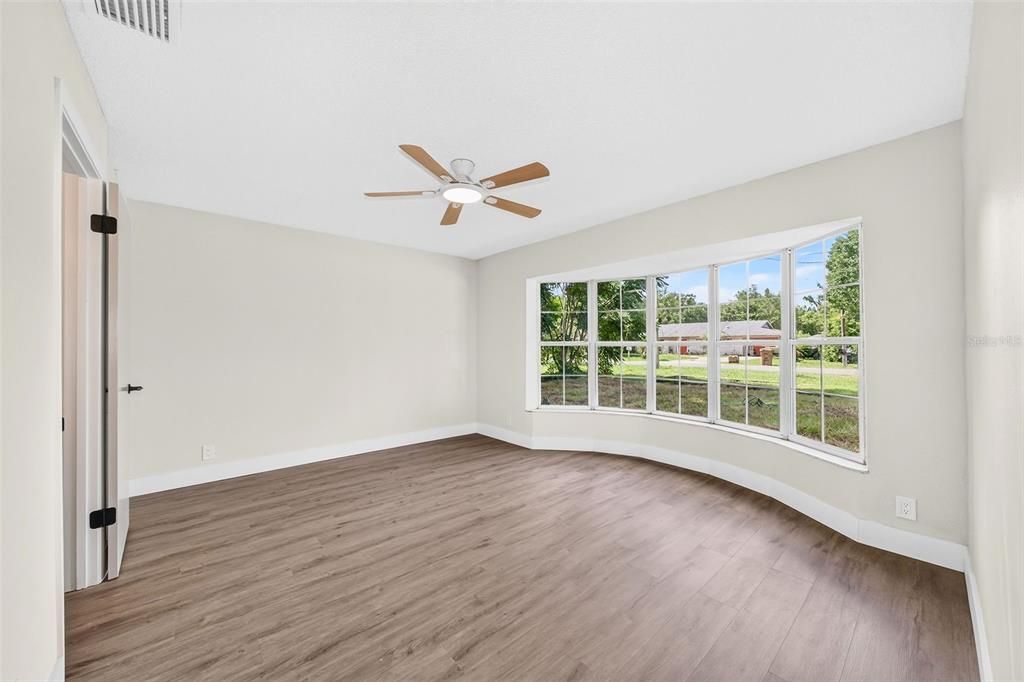 For Sale: $329,000 (2 beds, 2 baths, 1607 Square Feet)