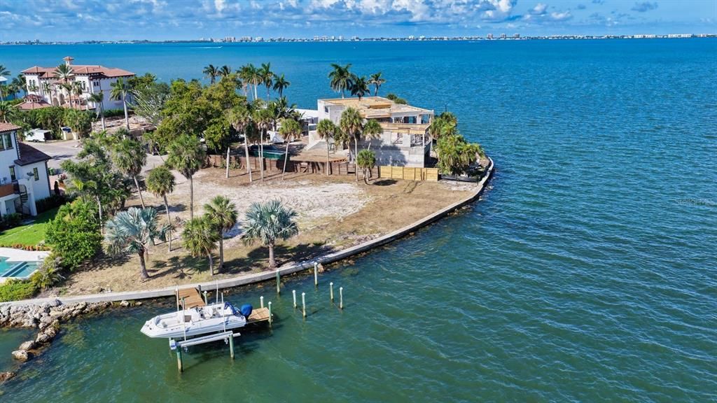 For Sale: $3,900,000 (0.44 acres)