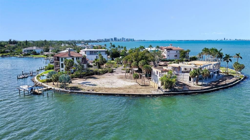 For Sale: $3,900,000 (0.44 acres)
