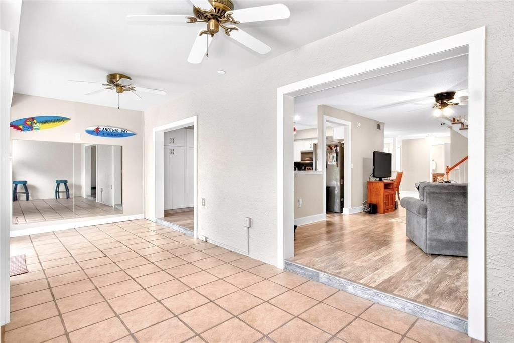 : $469,999 (3 спален, 2 ванн, 1832 Квадратных фут)