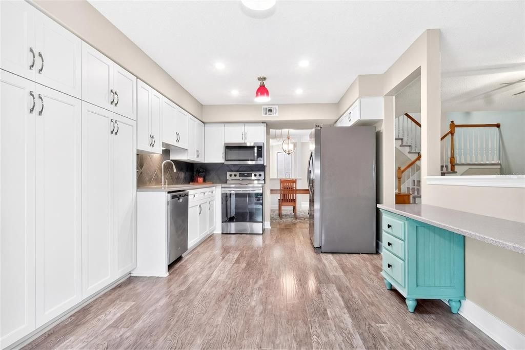 : $469,999 (3 спален, 2 ванн, 1832 Квадратных фут)