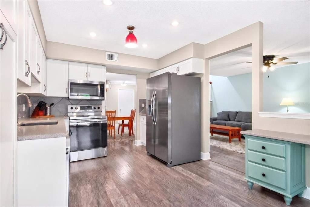 : $469,999 (3 спален, 2 ванн, 1832 Квадратных фут)