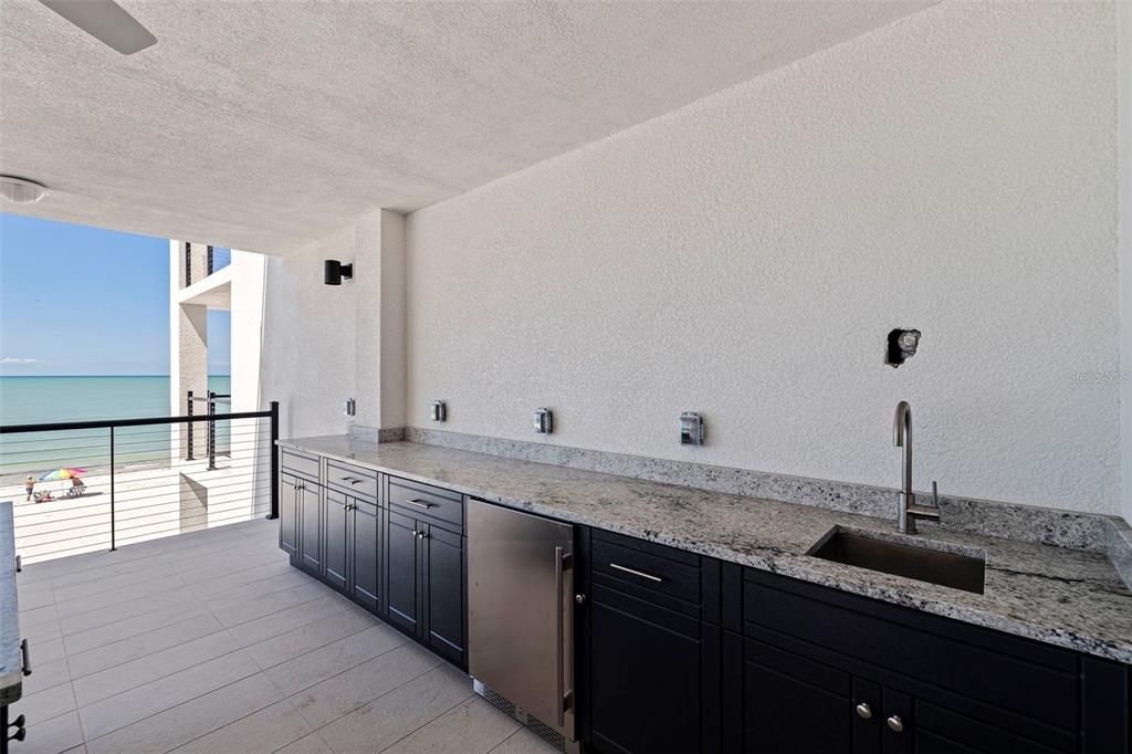 For Sale: $2,725,000 (2 beds, 3 baths, 1791 Square Feet)