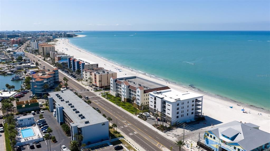 For Sale: $2,725,000 (2 beds, 3 baths, 1791 Square Feet)