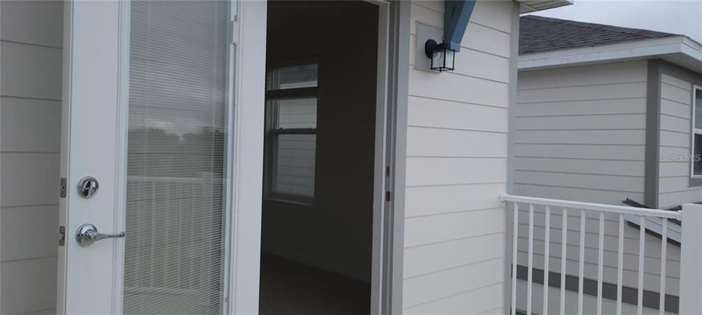 For Rent: $2,400 (3 beds, 3 baths, 1748 Square Feet)