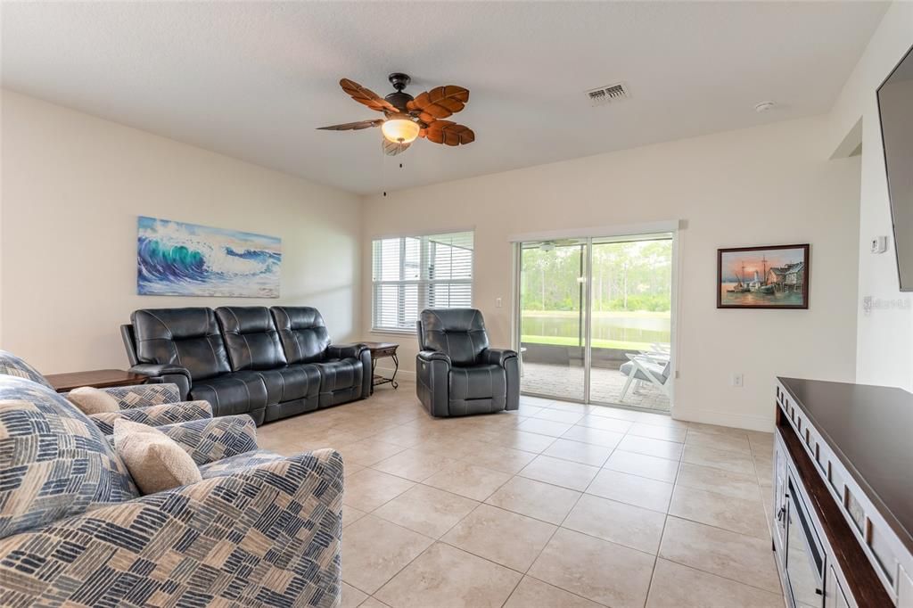 For Sale: $409,888 (4 beds, 2 baths, 1896 Square Feet)