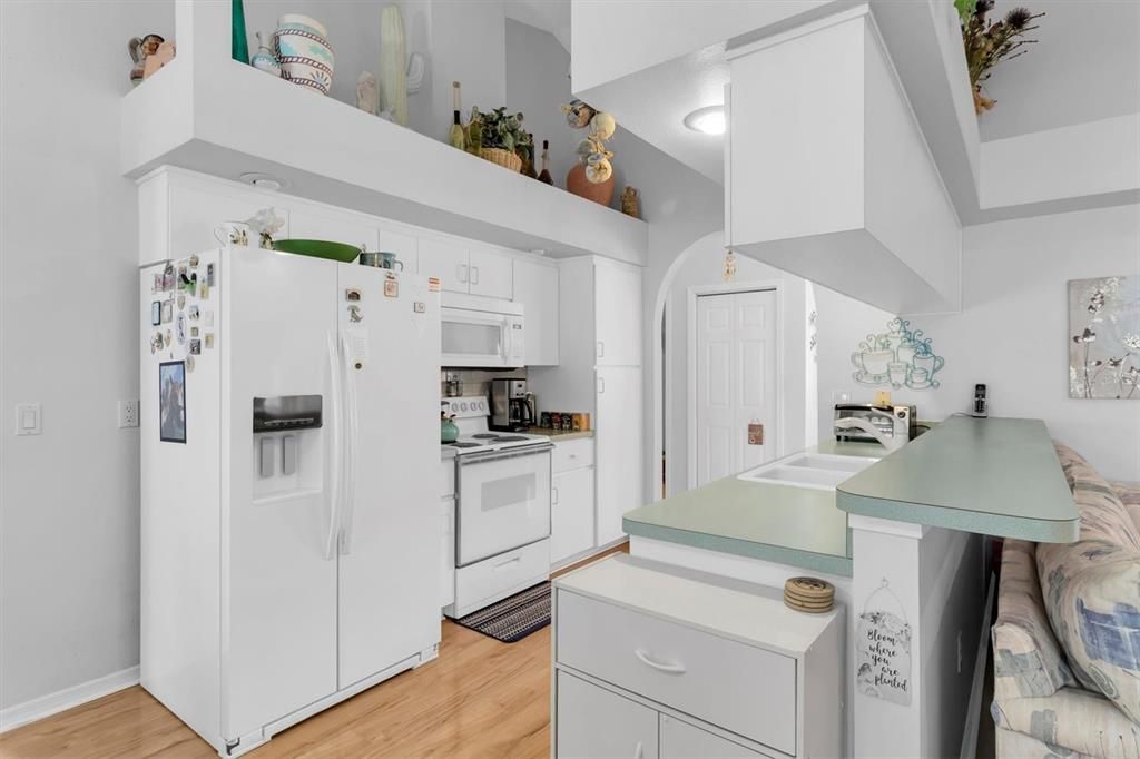 На продажу: $309,000 (3 спален, 2 ванн, 1730 Квадратных фут)