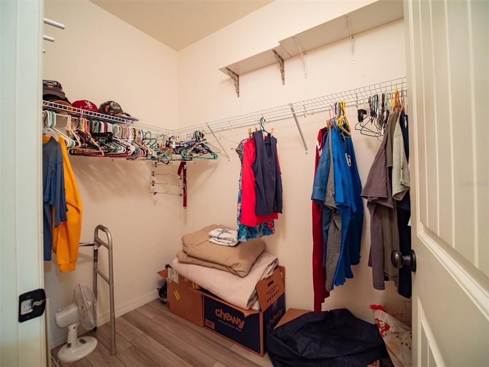 For Sale: $356,500 (4 beds, 2 baths, 1962 Square Feet)