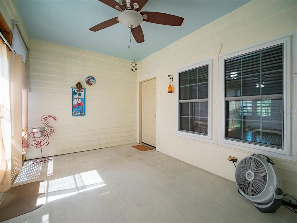 For Sale: $356,500 (4 beds, 2 baths, 1962 Square Feet)