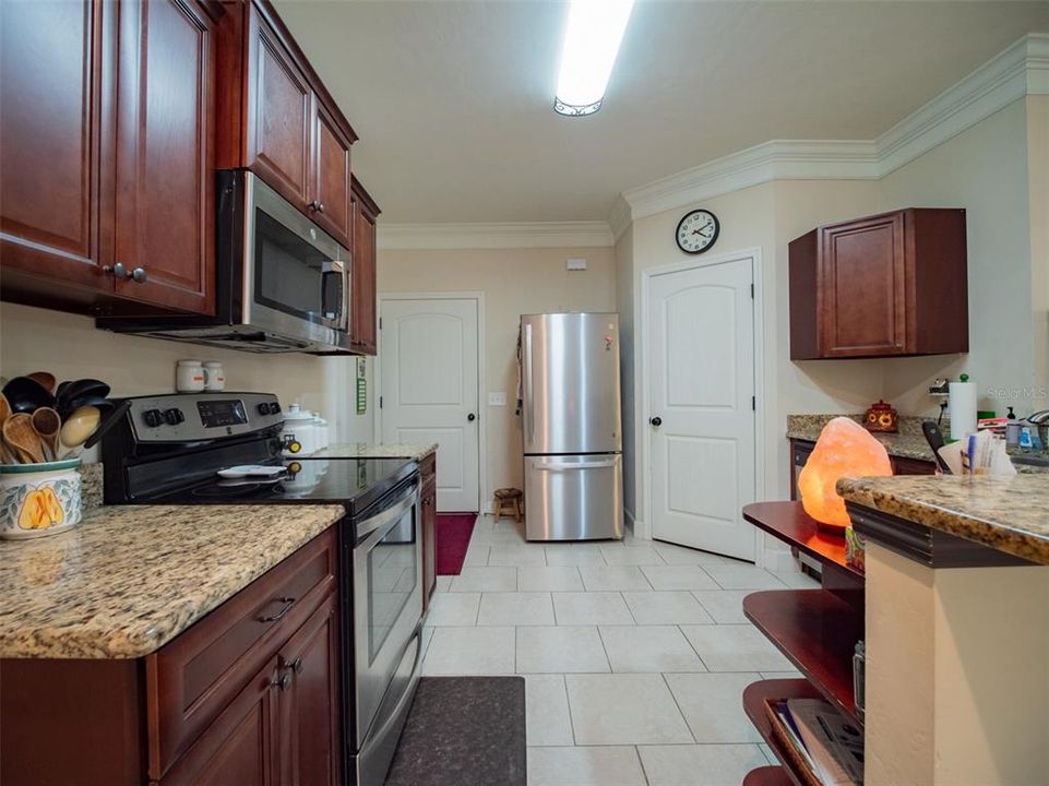 For Sale: $356,500 (4 beds, 2 baths, 1962 Square Feet)