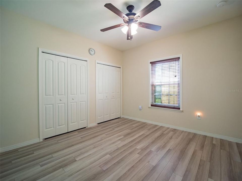 For Sale: $356,500 (4 beds, 2 baths, 1962 Square Feet)