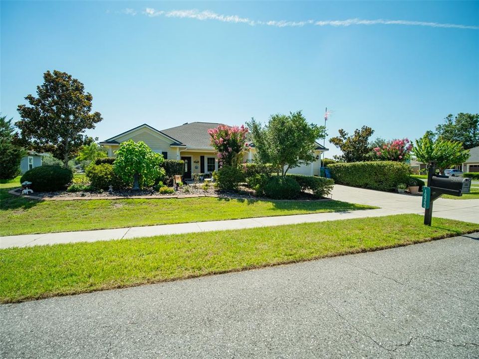 For Sale: $356,500 (4 beds, 2 baths, 1962 Square Feet)