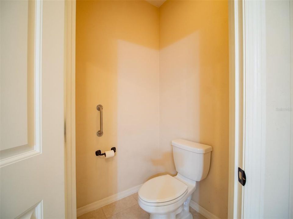 For Sale: $356,500 (4 beds, 2 baths, 1962 Square Feet)