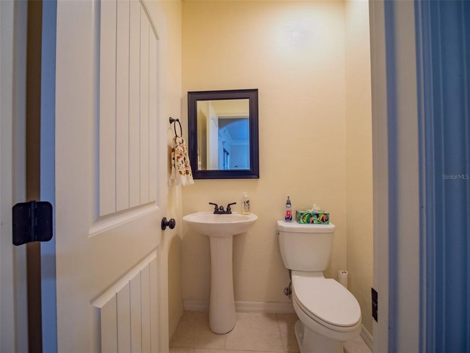 For Sale: $356,500 (4 beds, 2 baths, 1962 Square Feet)