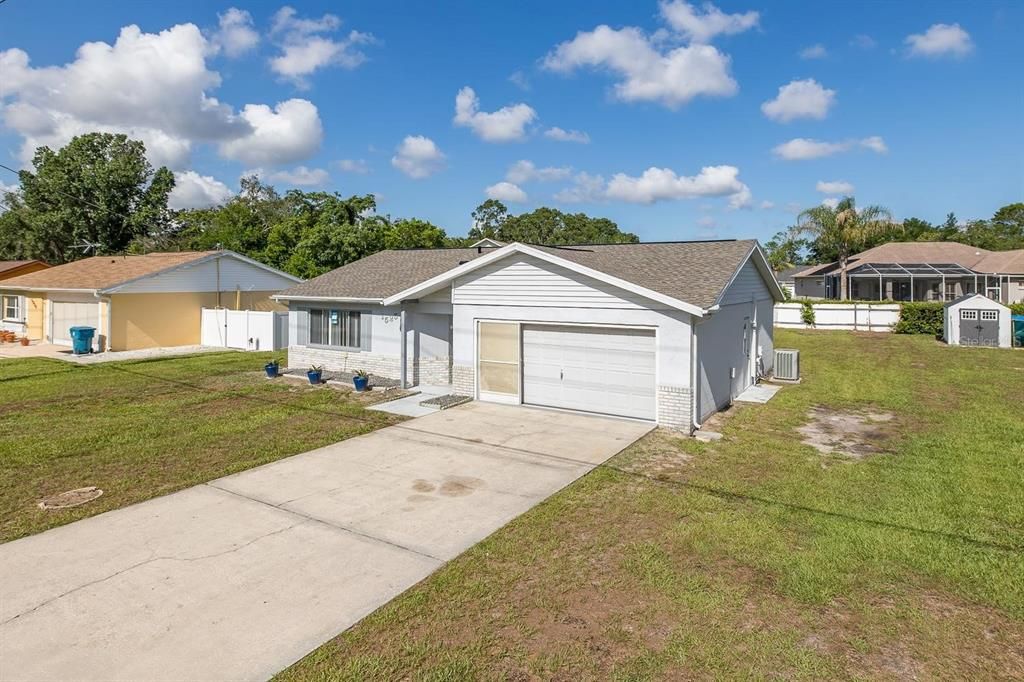 For Sale: $249,900 (2 beds, 2 baths, 1026 Square Feet)