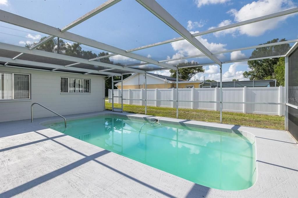 For Sale: $249,900 (2 beds, 2 baths, 1026 Square Feet)