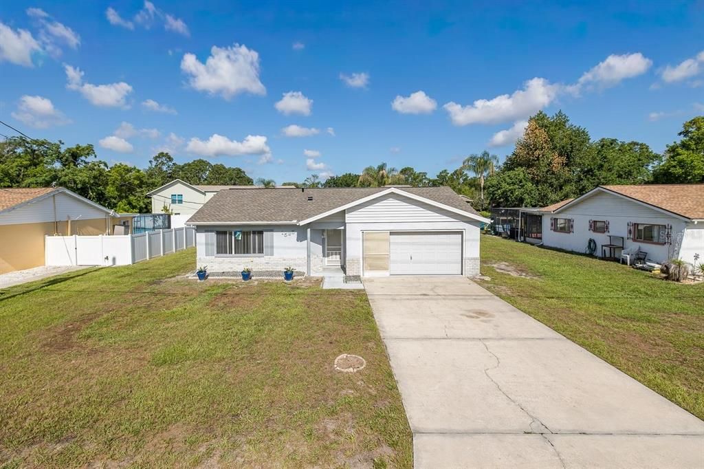 For Sale: $249,900 (2 beds, 2 baths, 1026 Square Feet)
