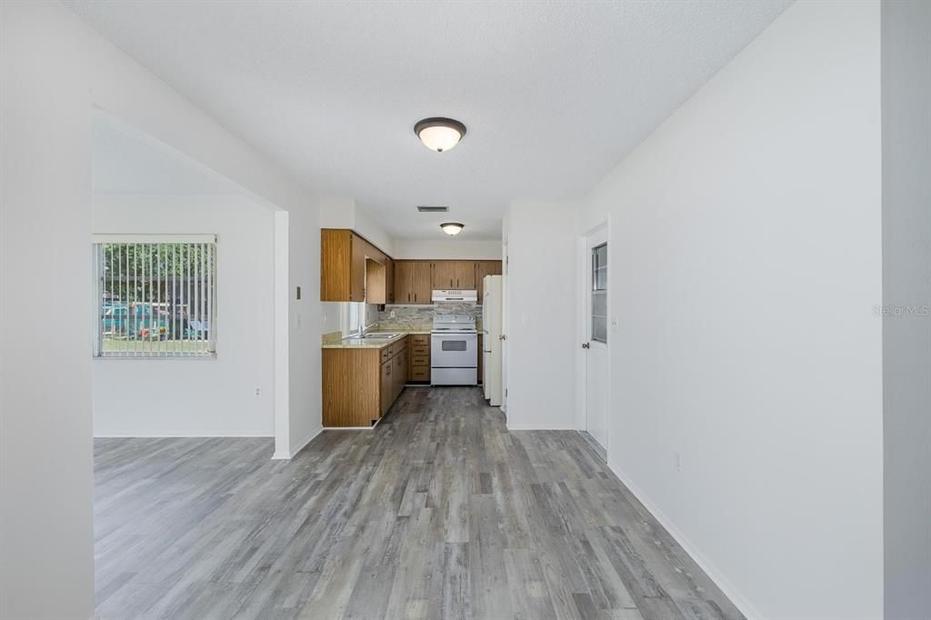 For Sale: $249,900 (2 beds, 2 baths, 1026 Square Feet)