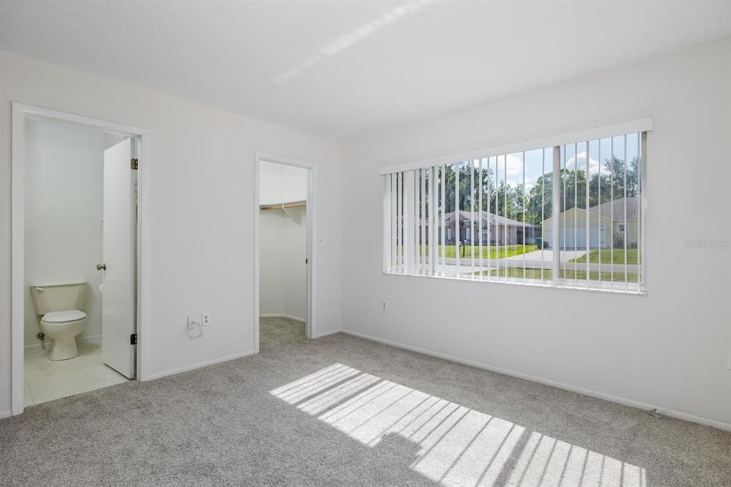 For Sale: $249,900 (2 beds, 2 baths, 1026 Square Feet)