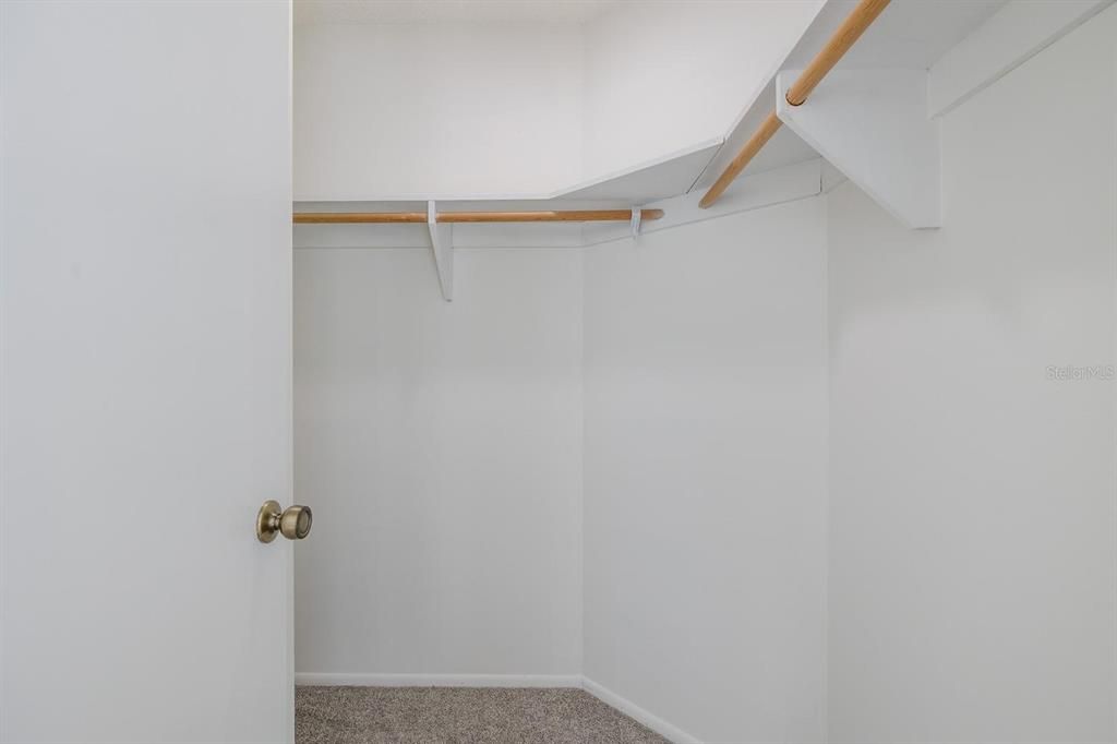 For Sale: $249,900 (2 beds, 2 baths, 1026 Square Feet)