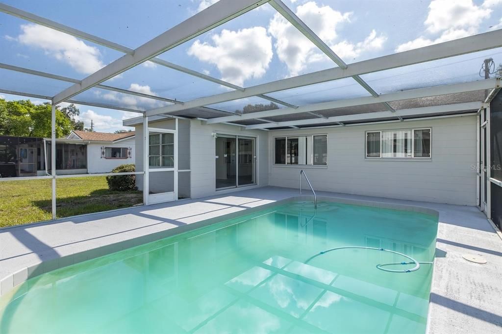 For Sale: $249,900 (2 beds, 2 baths, 1026 Square Feet)