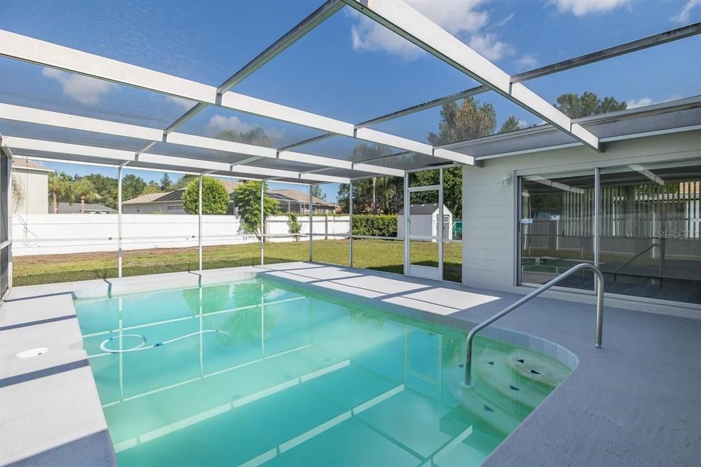 For Sale: $249,900 (2 beds, 2 baths, 1026 Square Feet)
