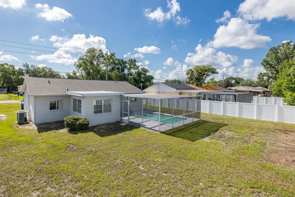For Sale: $249,900 (2 beds, 2 baths, 1026 Square Feet)