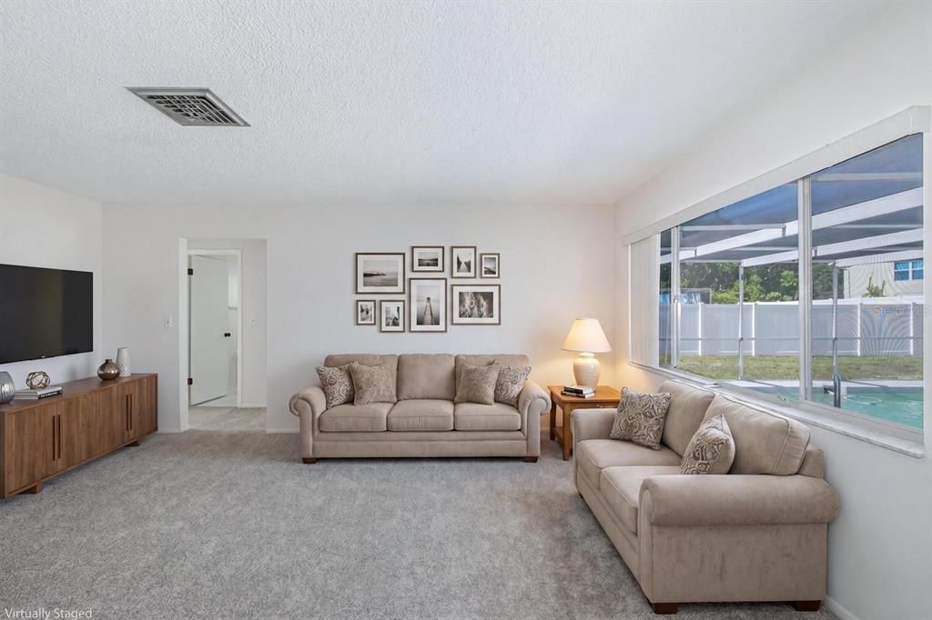For Sale: $249,900 (2 beds, 2 baths, 1026 Square Feet)