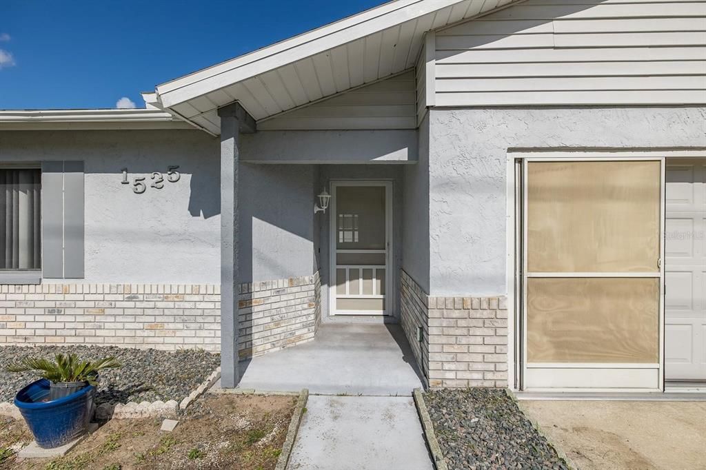 For Sale: $249,900 (2 beds, 2 baths, 1026 Square Feet)