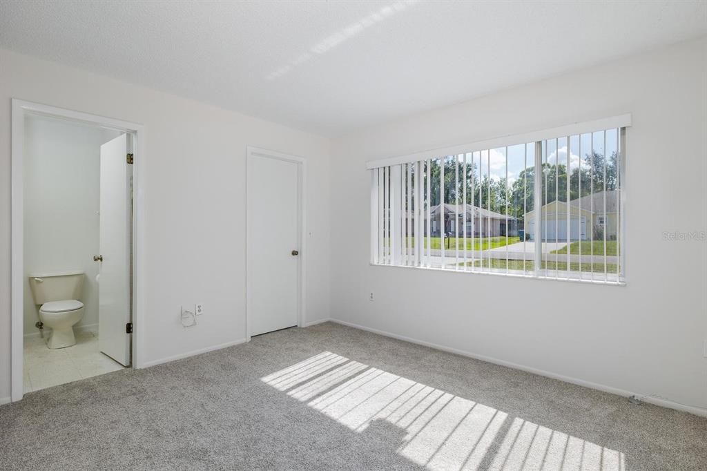 For Sale: $249,900 (2 beds, 2 baths, 1026 Square Feet)