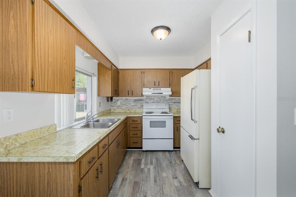 For Sale: $249,900 (2 beds, 2 baths, 1026 Square Feet)