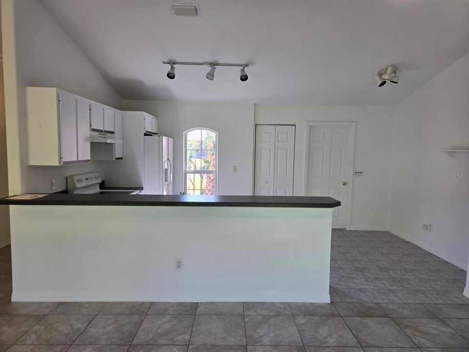 For Sale: $279,900 (3 beds, 2 baths, 1224 Square Feet)