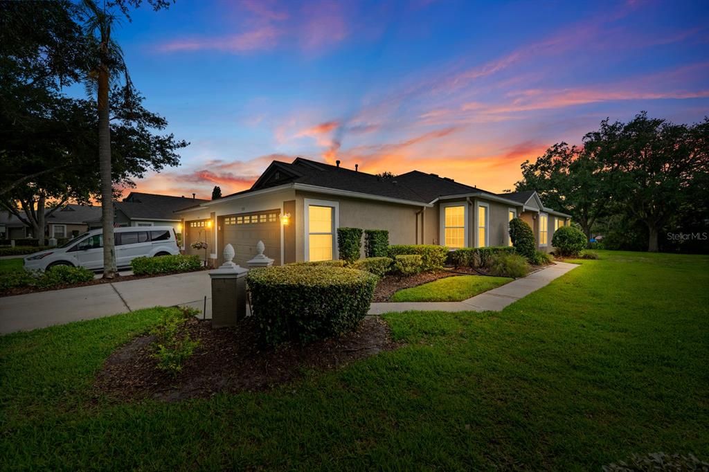 For Sale: $325,000 (2 beds, 2 baths, 1544 Square Feet)