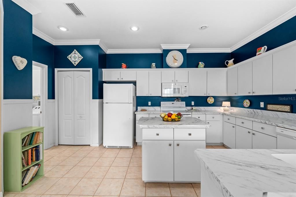 For Sale: $325,000 (2 beds, 2 baths, 1544 Square Feet)