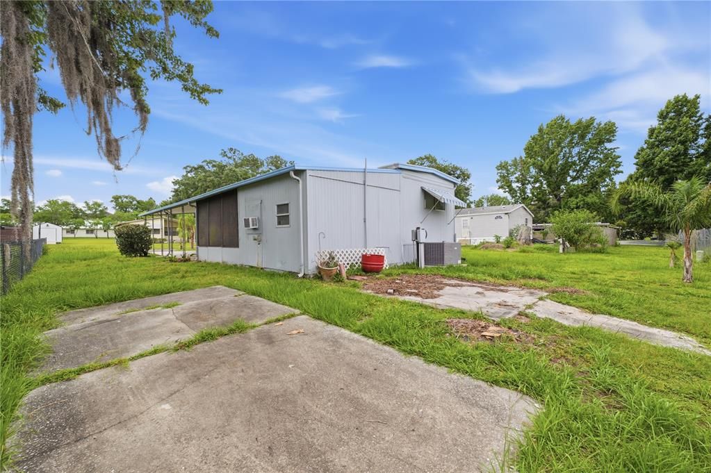 For Sale: $160,000 (3 beds, 2 baths, 732 Square Feet)