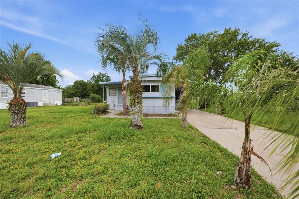 For Sale: $160,000 (3 beds, 2 baths, 732 Square Feet)