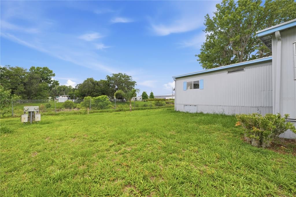 For Sale: $160,000 (3 beds, 2 baths, 732 Square Feet)
