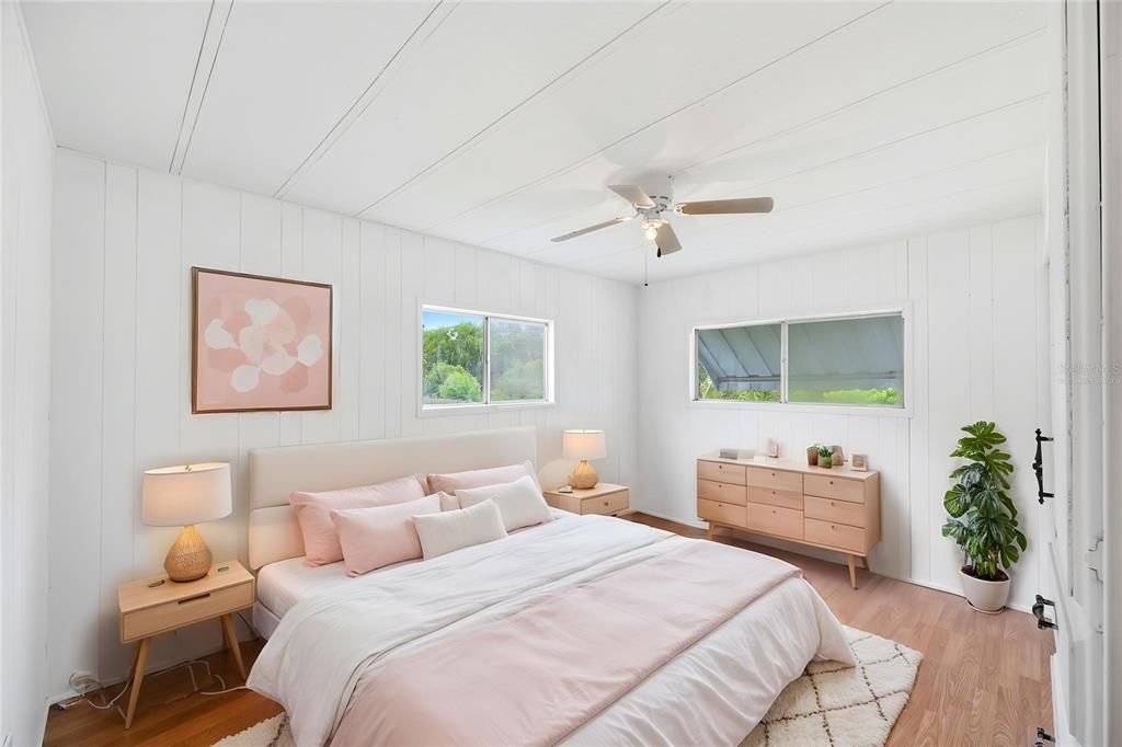 For Sale: $160,000 (3 beds, 2 baths, 732 Square Feet)