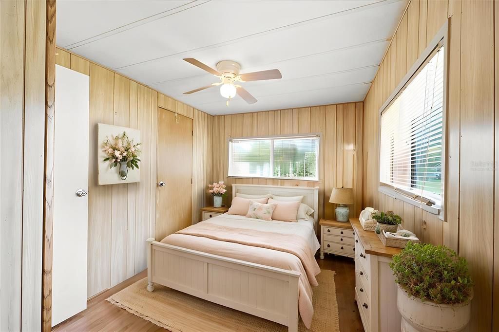 For Sale: $160,000 (3 beds, 2 baths, 732 Square Feet)