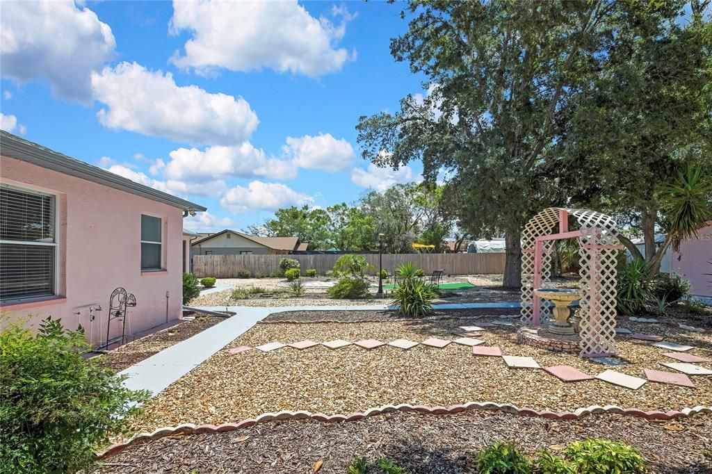 For Rent: $1,995 (3 beds, 2 baths, 1756 Square Feet)