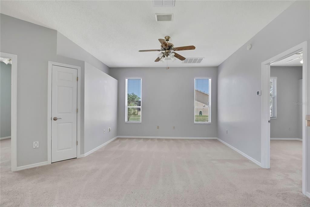 For Rent: $1,995 (3 beds, 2 baths, 1756 Square Feet)