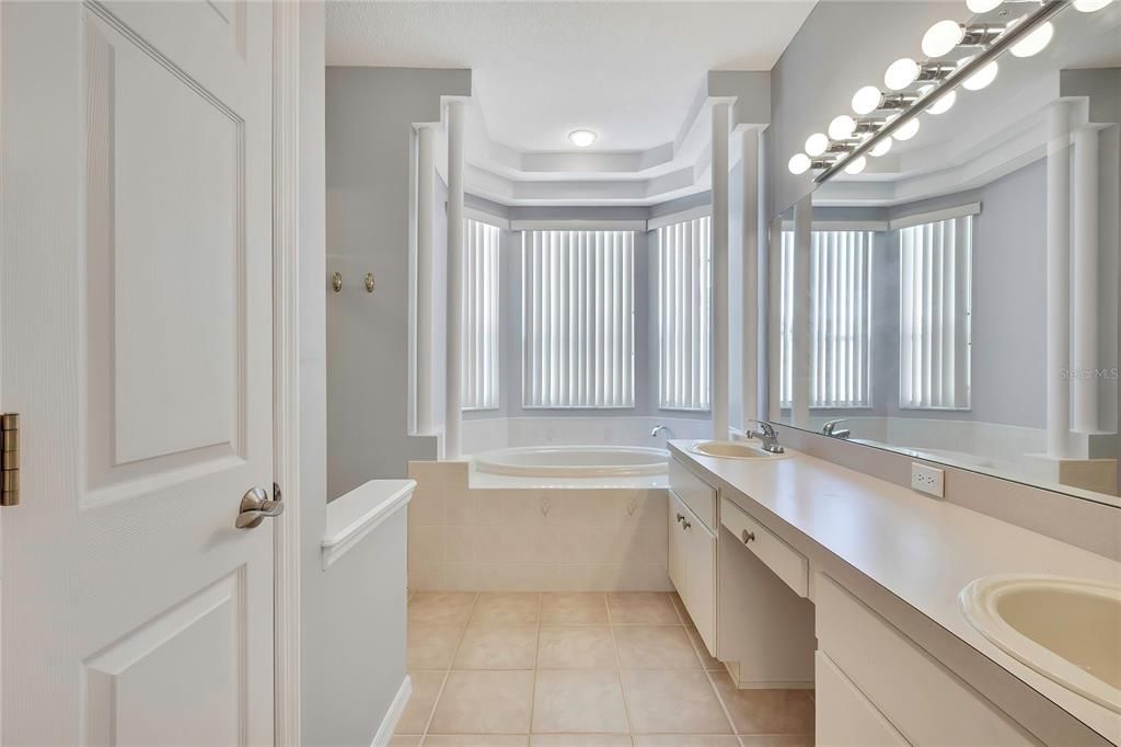 For Rent: $1,995 (3 beds, 2 baths, 1756 Square Feet)