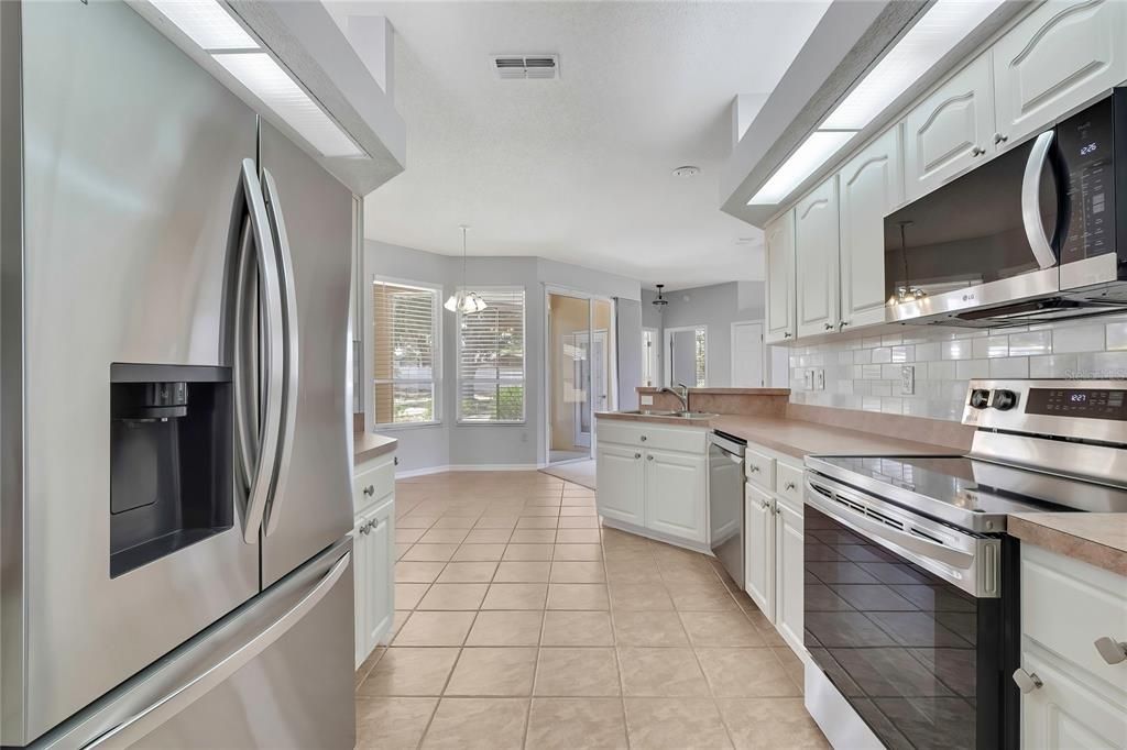 For Rent: $1,995 (3 beds, 2 baths, 1756 Square Feet)