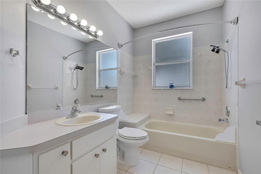 For Rent: $1,995 (3 beds, 2 baths, 1756 Square Feet)