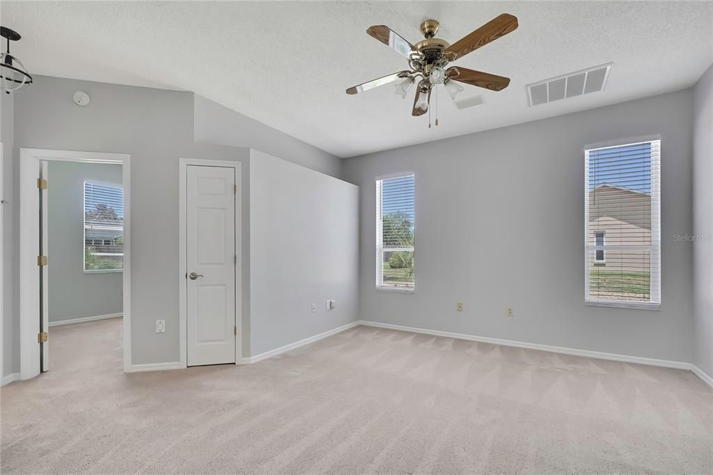 For Rent: $1,995 (3 beds, 2 baths, 1756 Square Feet)
